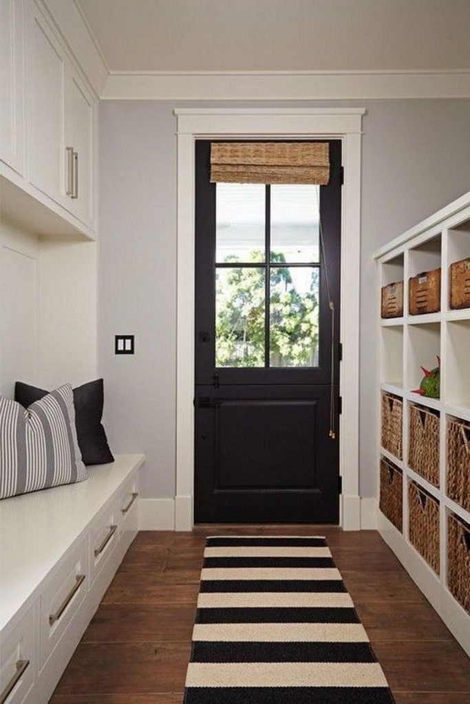 20 Small Mudroom Ideas to Organize Your Home | Vacuum Cleaners