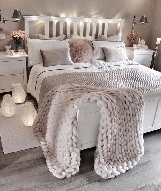 Bedroom Extra Cozy and Romantic