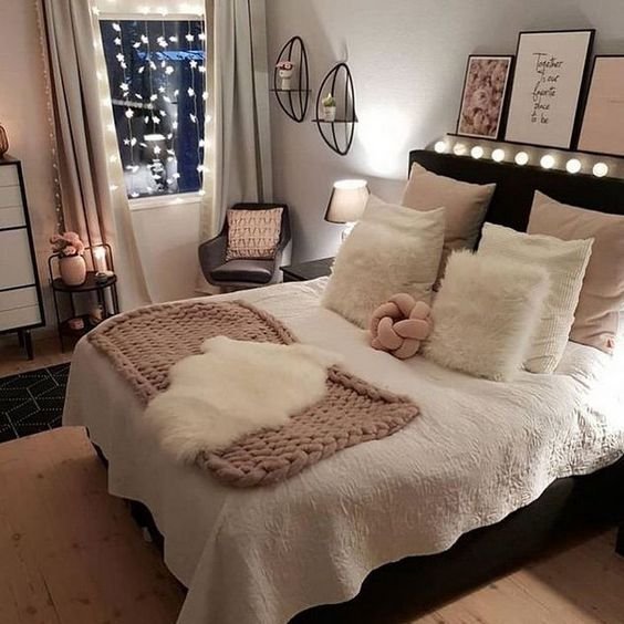 Bedroom Extra Cozy and Romantic