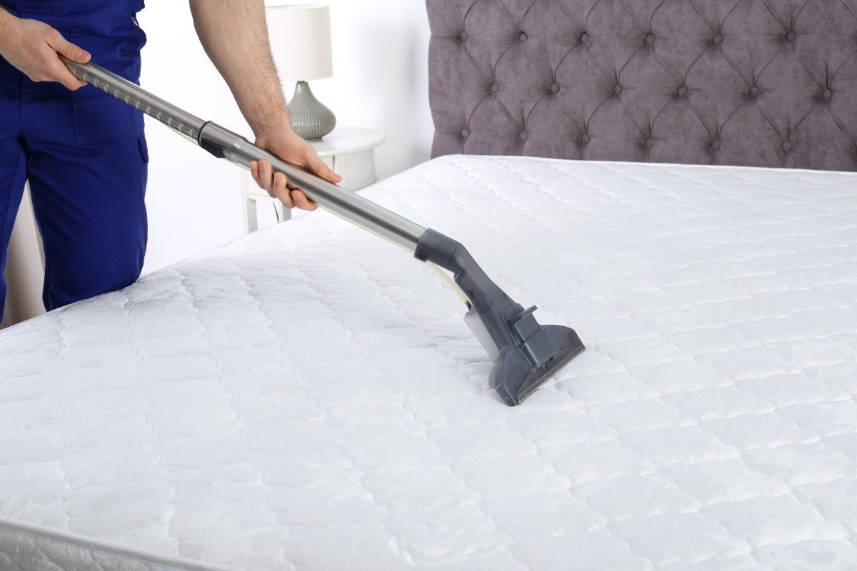 how to vacuum mattresses and pillows